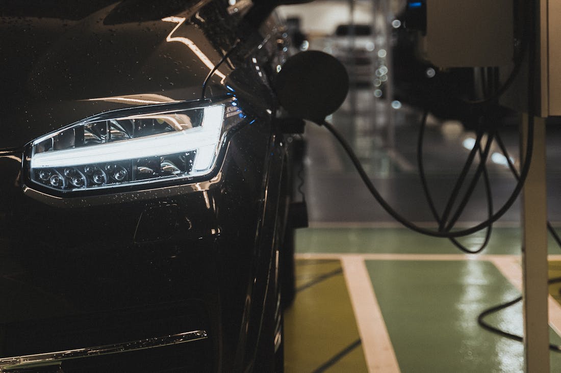 The Future of Mobility: How Electric Cars are Reshaping Our Driving Experience and Environment Image 2