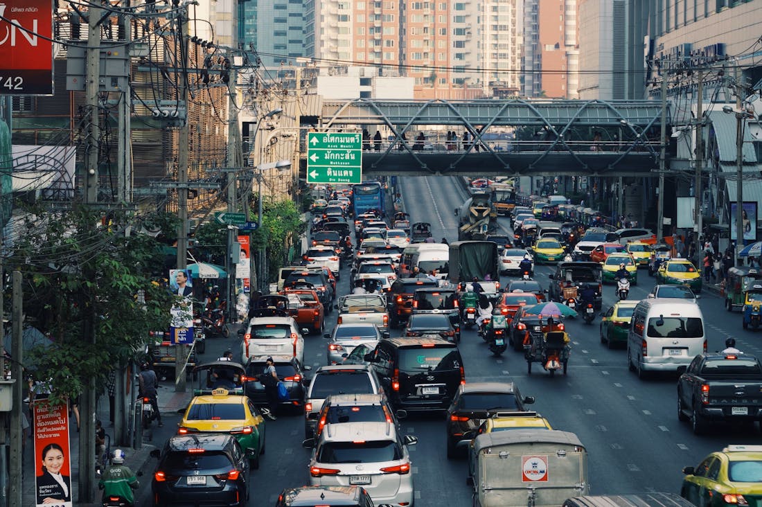 The Future of Transportation: How Electric Vehicles are Shaping Our Urban Landscapes and Lifestyles Image 1