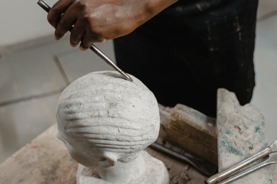 The Intersection of Art and Technology: How Digital Innovations Are Transforming Creativity Image 2