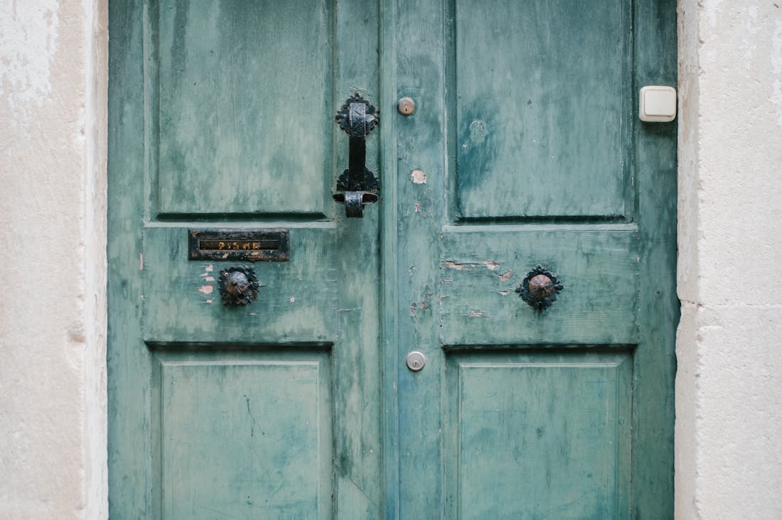 The Intersection of Classic and Contemporary: Auto Trends Shaping the Future of Driving Image 1