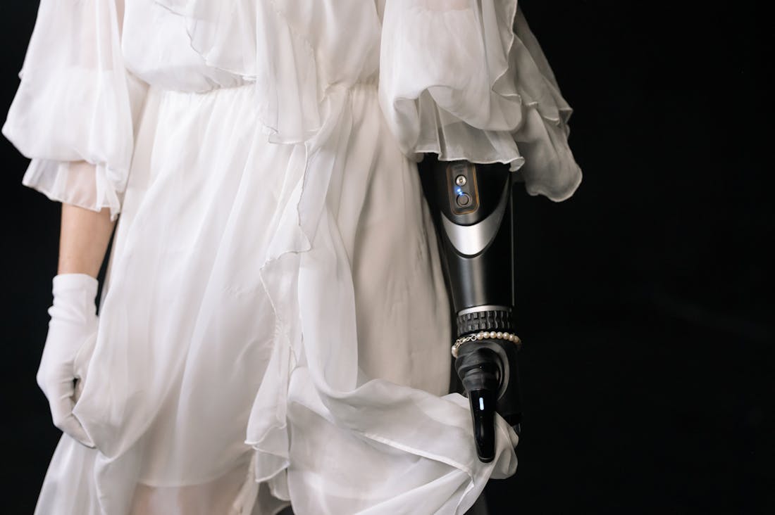 The Intersection of Wellness and Technology: How Smart Gadgets Are Transforming Our Health Image 1