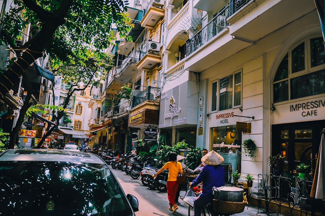 The Rise of Electric Vehicles: Navigating the Future of Auto Technology Image 2