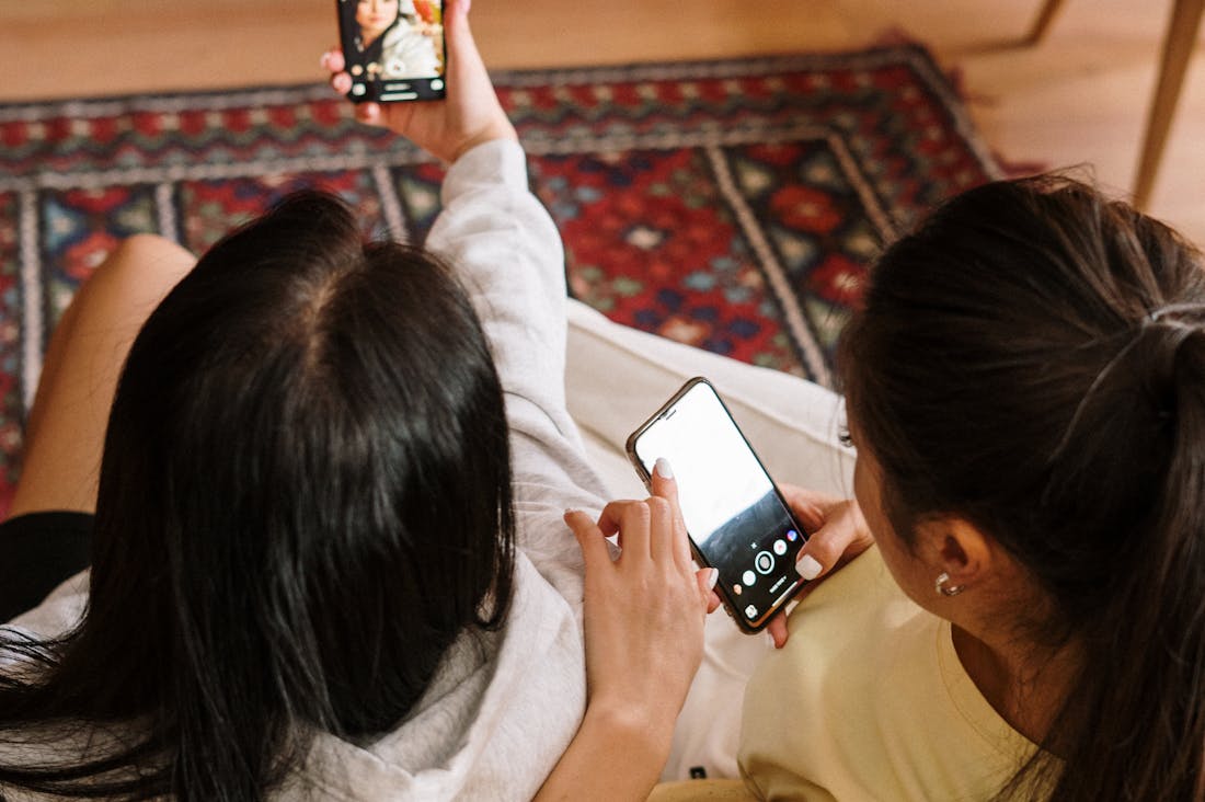 The Tech Savvy Traveler's Guide to Staying Connected on the Go Image 2