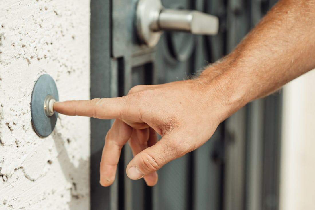 Transforming Your Home into a Smart Living Space with Technology Image 2