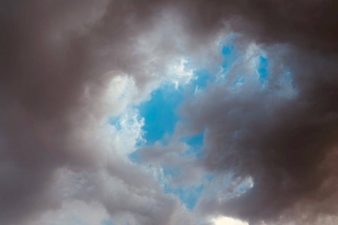 Transforming Your Home Office into an Inspiring Workspace Image 2