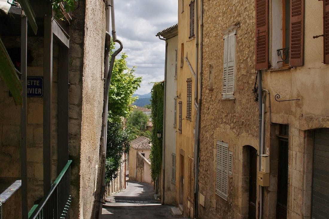 Travel Experiences Reviving Cultural Connections Post-Pandemic Image 2