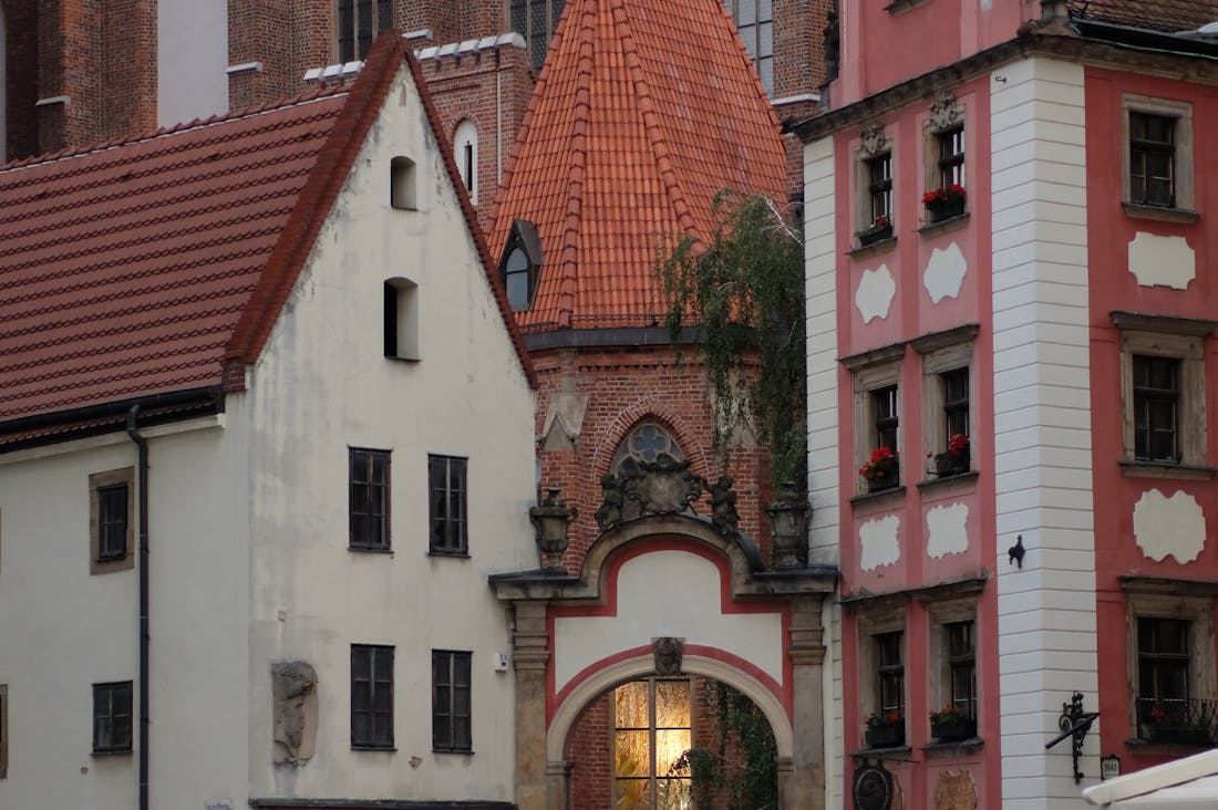 Travel Tips for Discovering Hidden Gems Off the Beaten Path Image 1