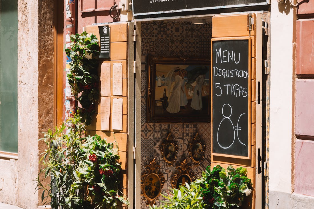 Traveling on a Budget: The Art of Enjoying This World Without Breaking the Bank Image 2