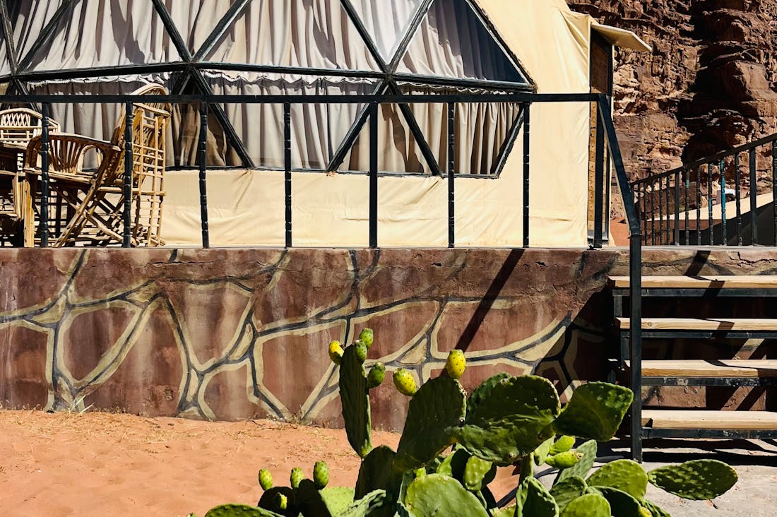 Traveling Sustainably: A Comprehensive Guide to Eco-Friendly Explorations Image 2