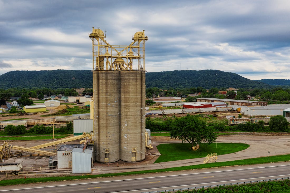 Understanding Electric Vehicles: The Future of Transportation and Its Role in Sustainable Living Image 2