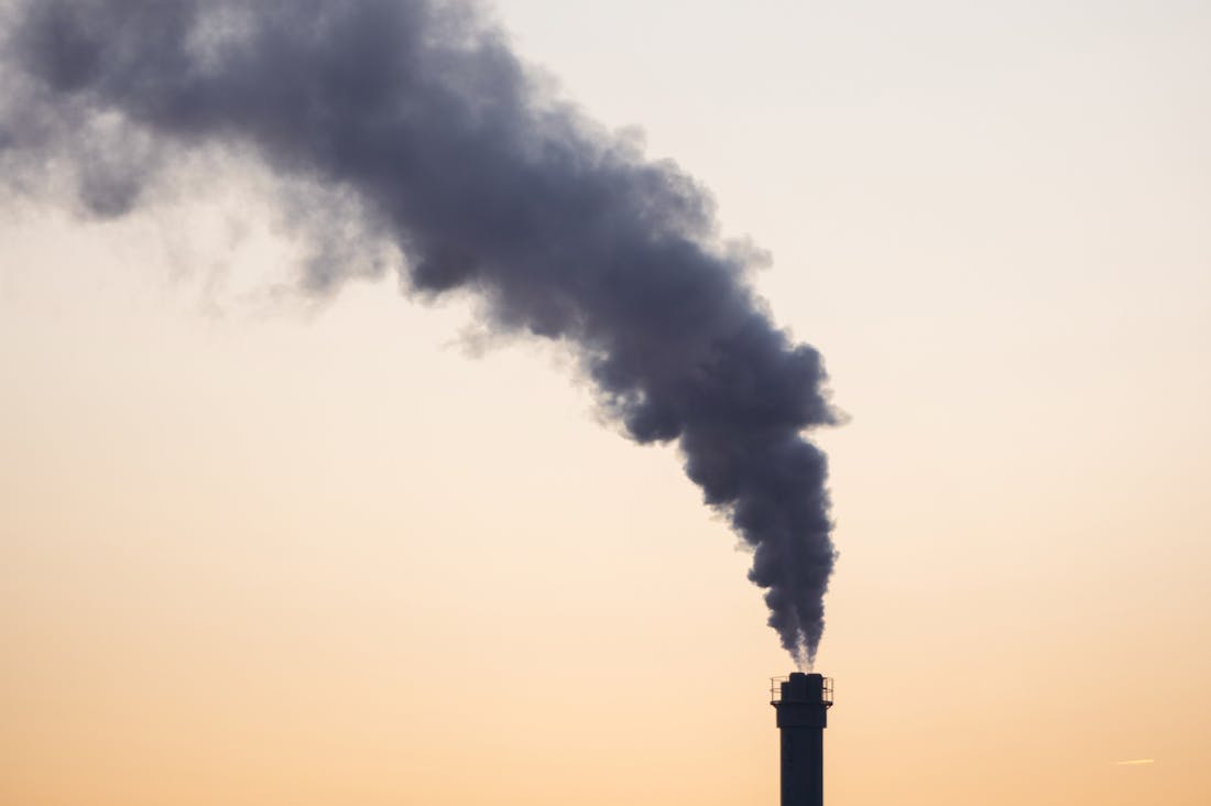 Understanding Personal Finance in the Digital Age: Strategies to Manage Your Money Effectively and Secure Your Future Image 1