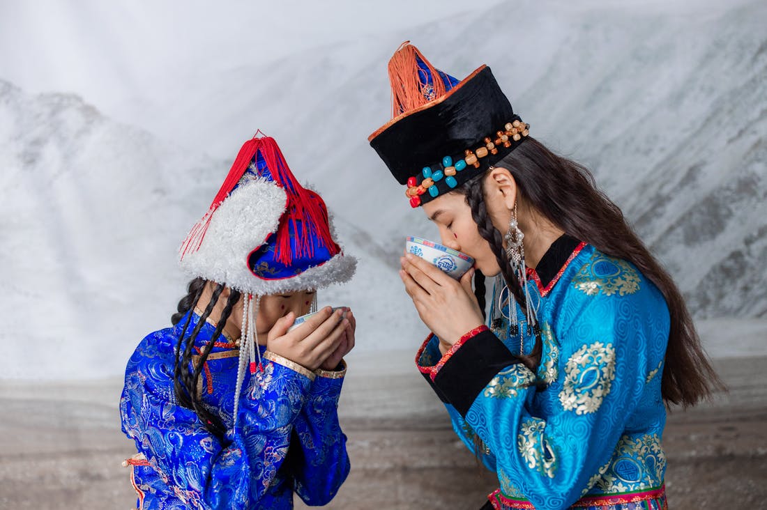 Unleashing the Traveler’s Spirit: How to Experience Culture Beyond Tourist Attractions Image 3