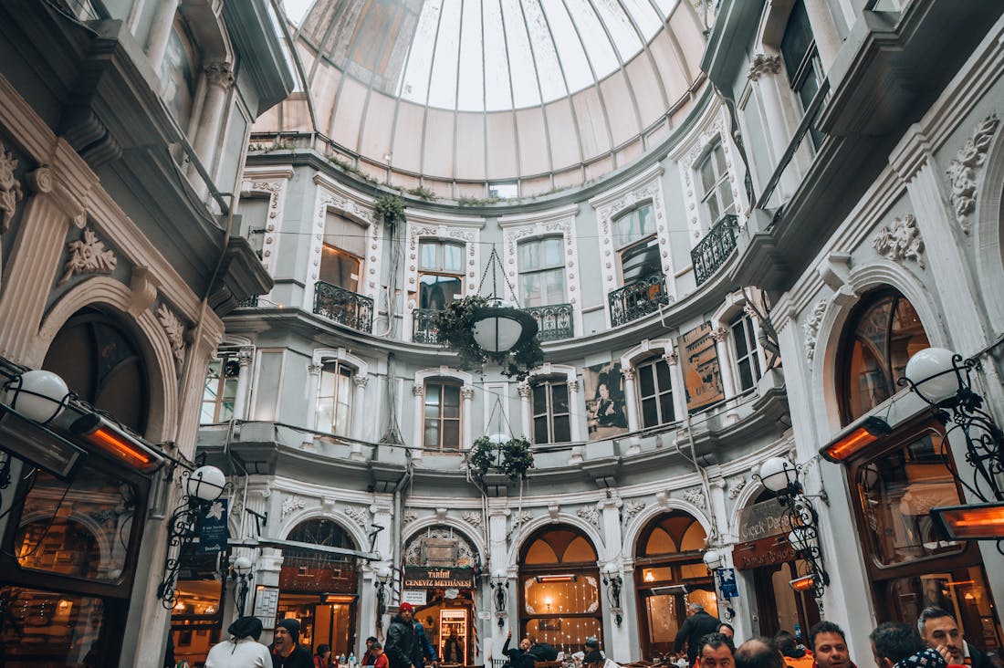 Wander Wisely: 5 Essential Strategies for Budget Travel without Compromising Experiences Image 3