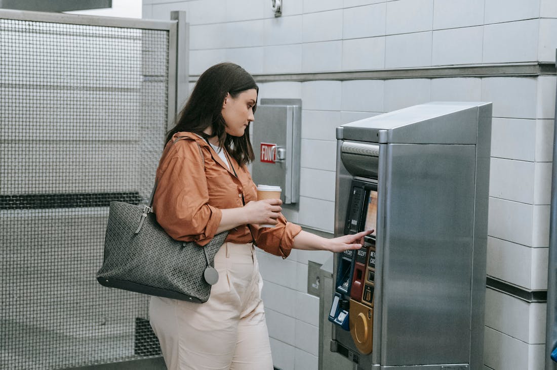 Wanderlust in the Digital Age: How Technology is Shaping Modern Travel Image 1