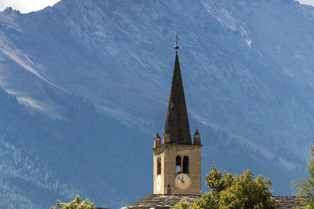 Wanderlust Unleashed: Discovering Hidden Gems and Authentic Experiences in Travel Image 3