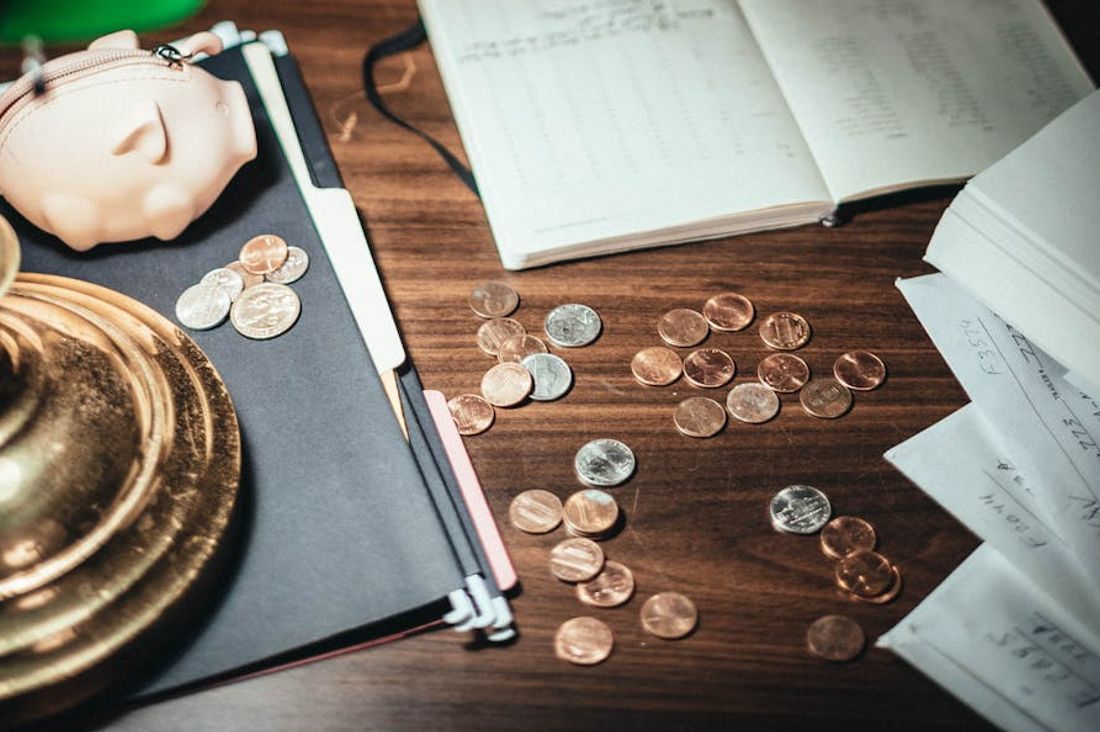 Setting Financial Goals and Tracking Progress