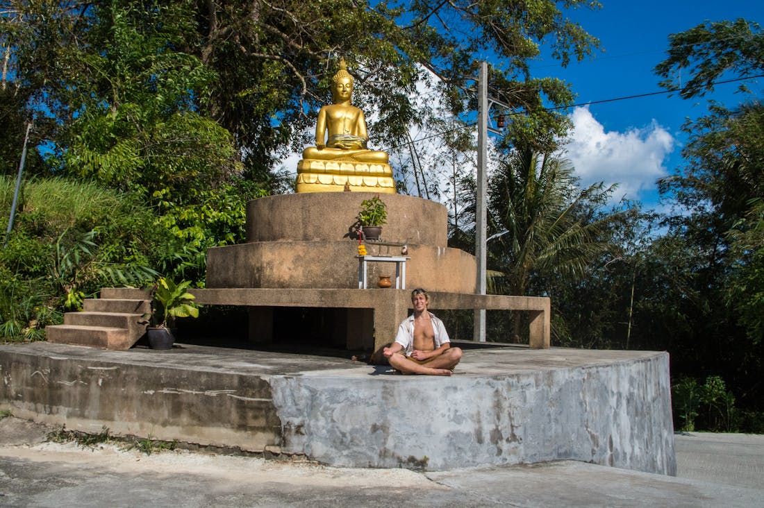 Traveling Mindfully: Embracing the Journey Beyond the Destination Image 1