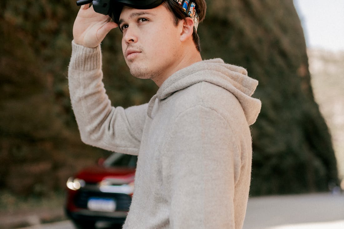 Innovative Tech Gadgets Transforming Everyday Lives of Travelers Image 3