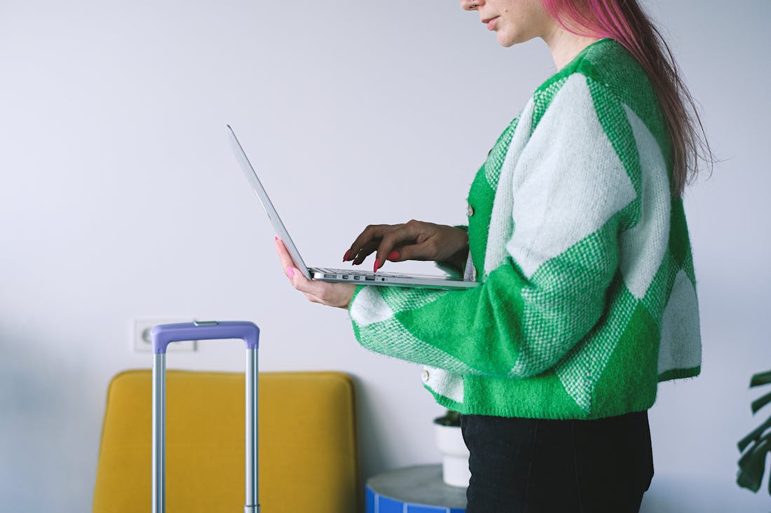 Essential Tips for Balancing Work and Travel in Modern Life Image 1