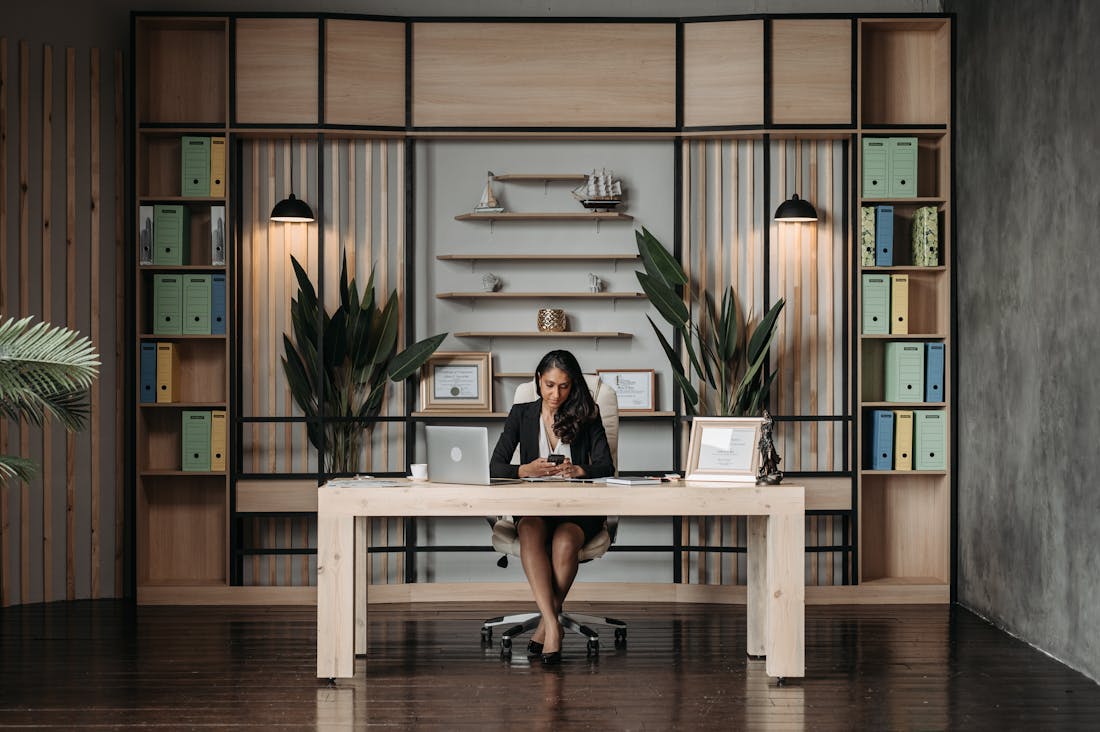 Maximizing Productivity in the Digital Age: A Guide for Modern Professionals Image 1