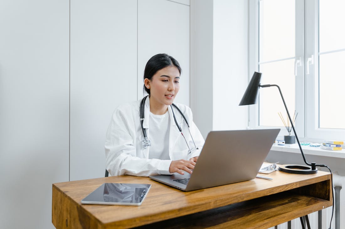 Exploring the Intersection of Health and Technology: How Digital Innovations are Transforming Wellness Image 3