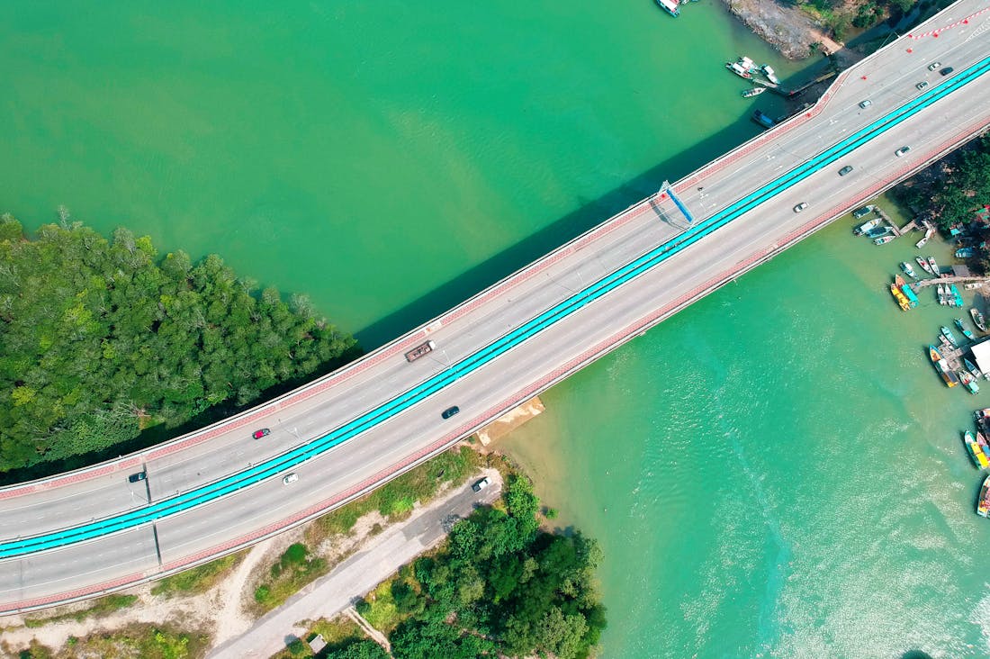 The Future of Autonomous Vehicles: Transforming the Auto Industry and Urban Mobility Image 2