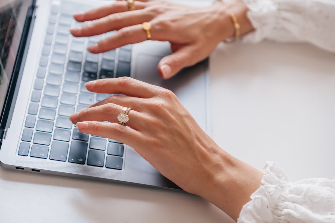 Innovative Tech Gadgets for Everyday Life: Enhancing Your Experience Image 2