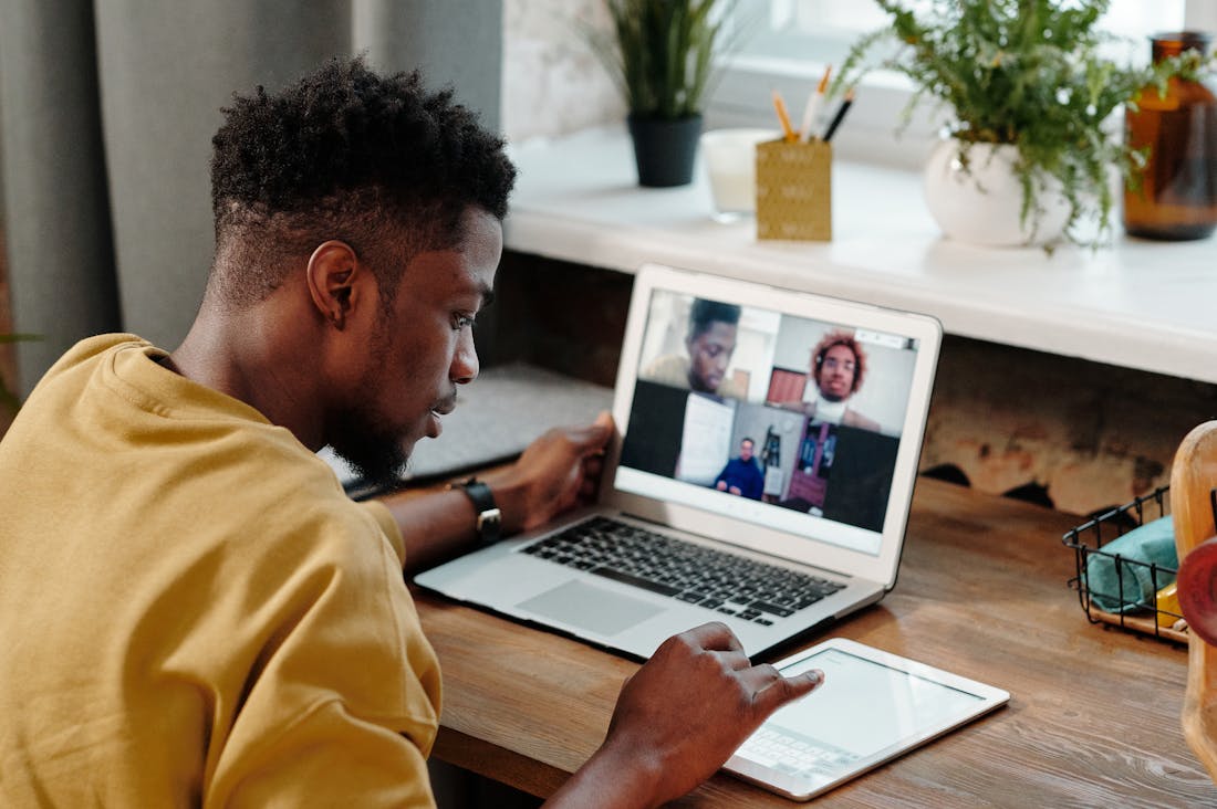 Maximizing Productivity: Balancing Work and Life in a Digital Era Image 2