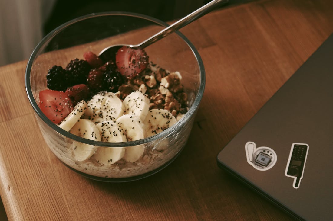 Healthy Eating Habits to Enhance Daily Productivity at Work Image 3