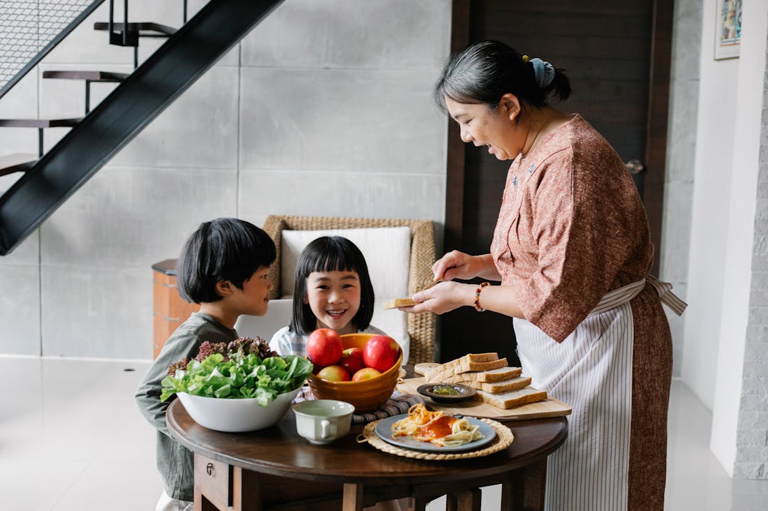 Healthy Eating Habits to Foster a Balanced Lifestyle and Well-Being Image 1