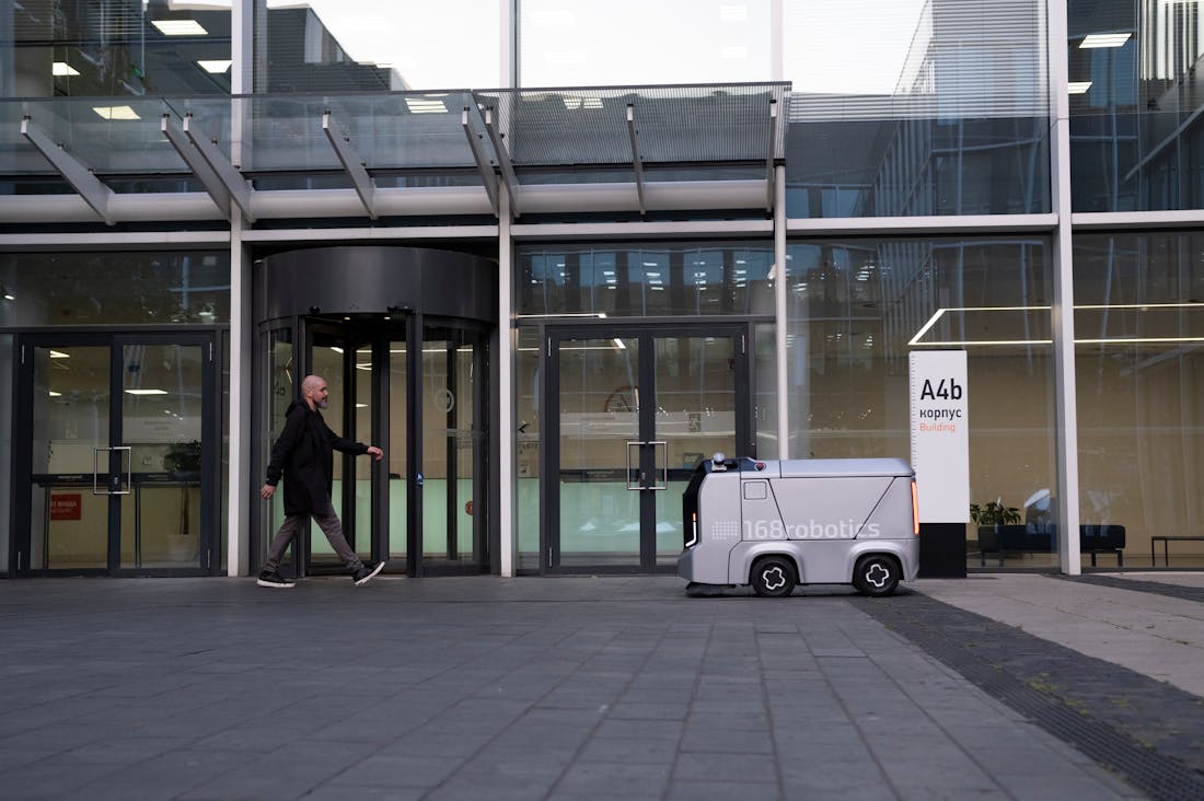 Innovative Automotive Technologies Transforming Modern Driving Experiences Image 3