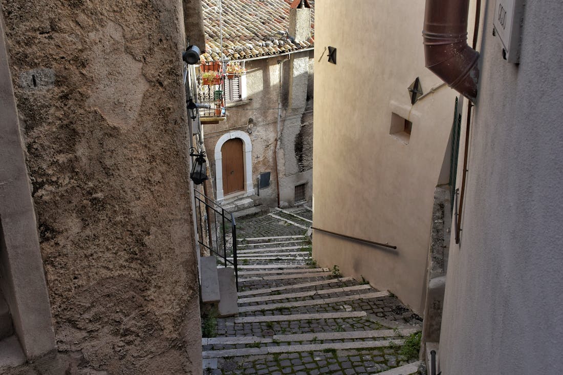 Unconventional Travel Tips for Memorable Adventures Image 1
