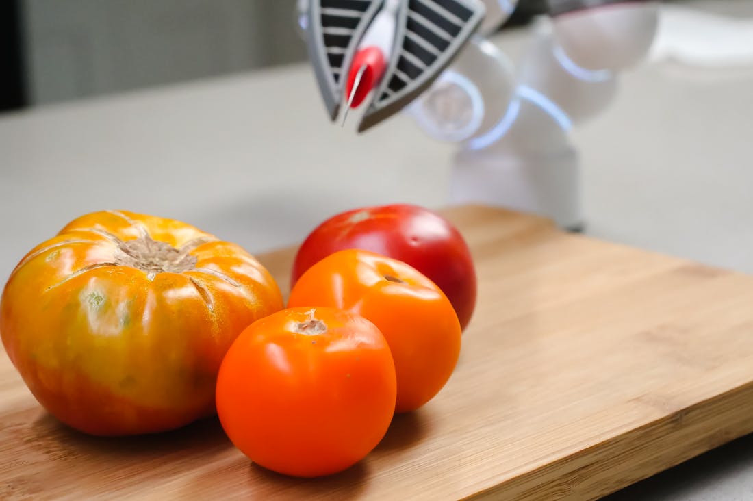 Tech Innovations Shaping Everyday Life: Gadgets that Enhance Daily Experiences Image 3
