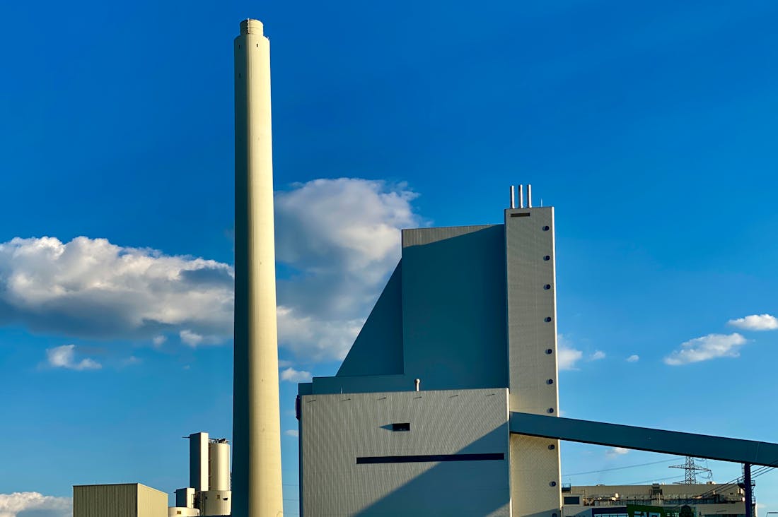 Navigating the World of Renewable Energy Options for Your Home Image 2
