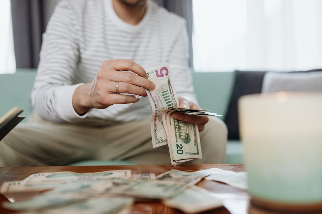 Strategic Approaches to Balancing Personal Finance and Lifestyle Choices Image 1