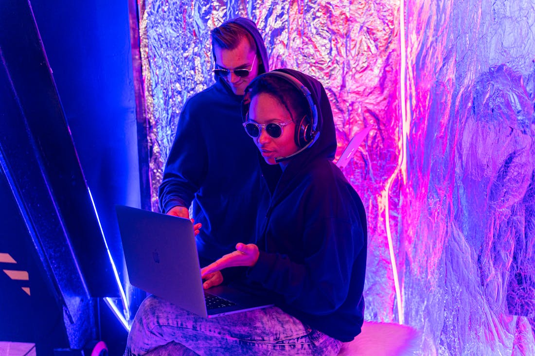 Mastering Tech Trends: A Deep Dive into the Digital Innovations Transforming Our Lives Image 3