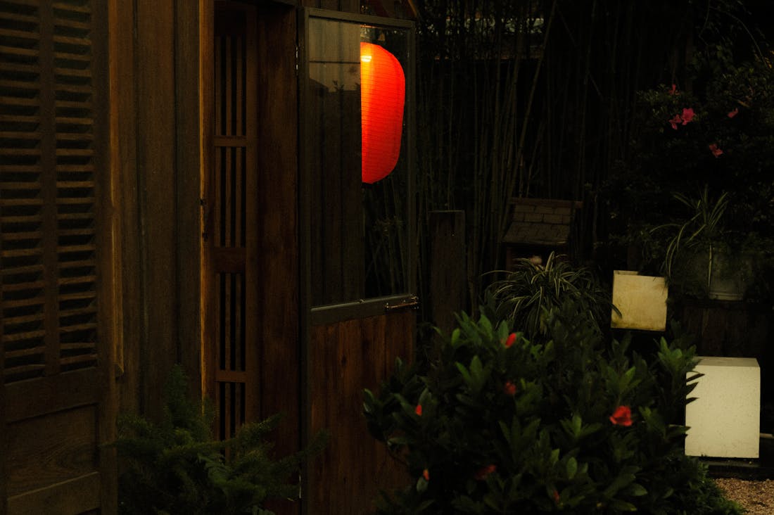 Creating a Cozy Outdoor Space for Year-Round Relaxation and Gatherings Image 1