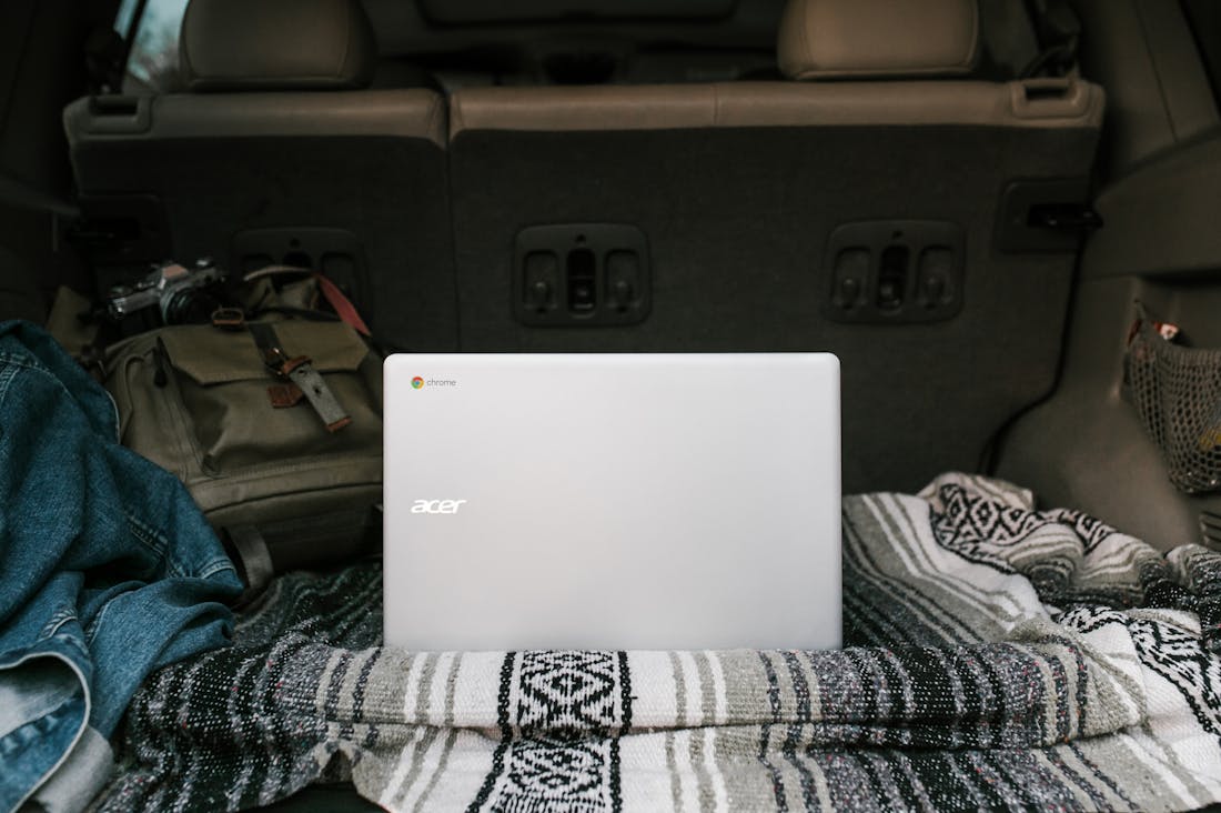 Essential Tech Gadgets for Modern Travelers Looking to Stay Connected Image 1