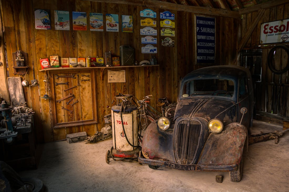 Reviving Classic Cars: A Journey of Passion and Precision Image 1