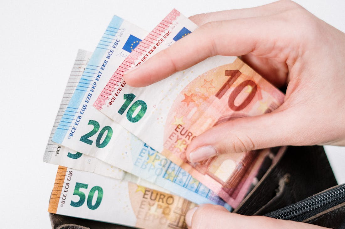Effective Strategies for Growing Savings and Investing Wisely in Your Future Image 1