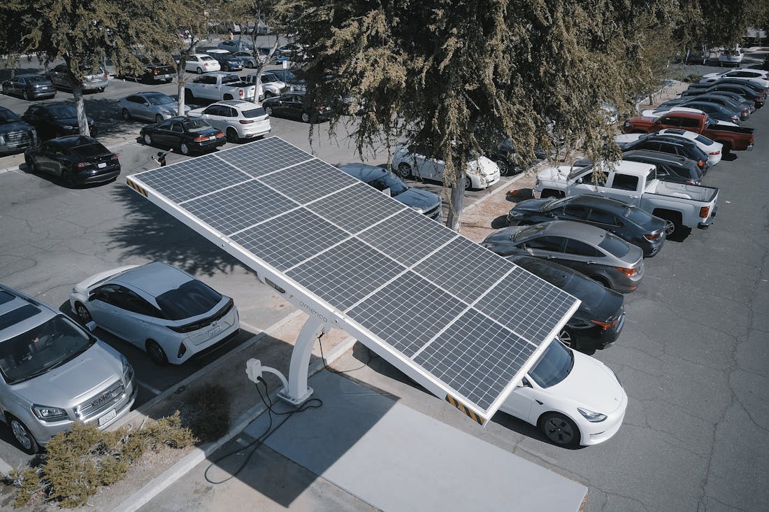 Essential Features to Consider When Purchasing a New Vehicle Image 3