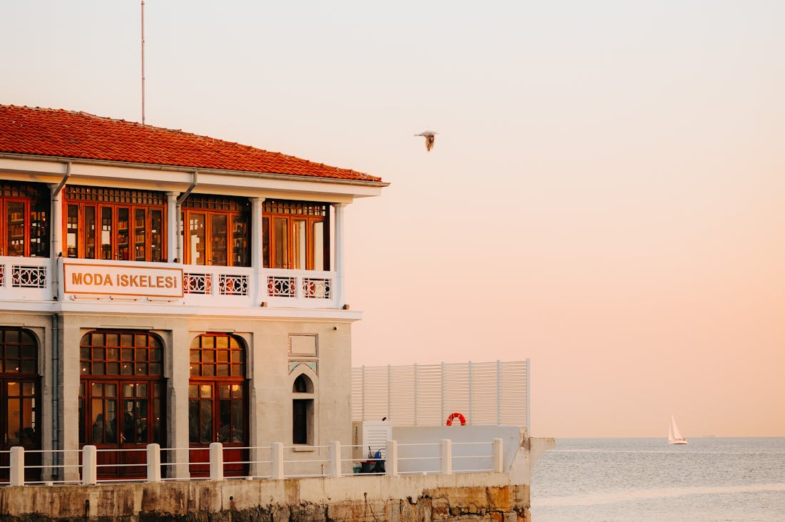 Mindful Travel Practices for Enriching Experiences Abroad Image 1