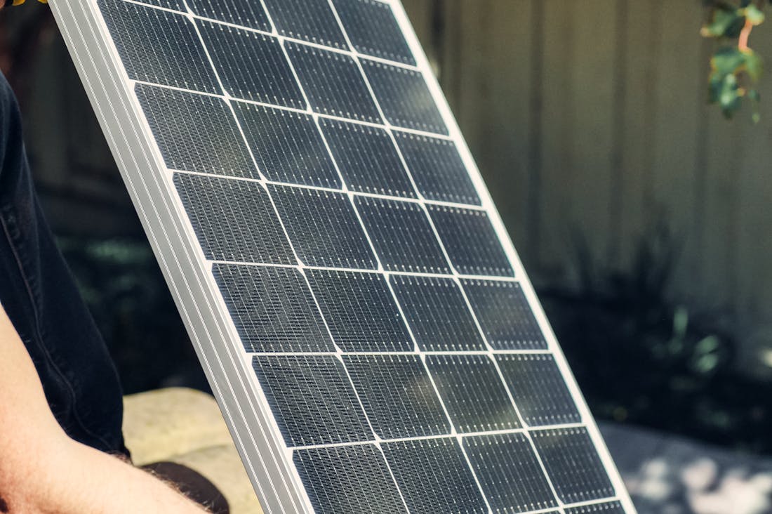 Navigating the World of Renewable Energy Options for Homeowners Image 3