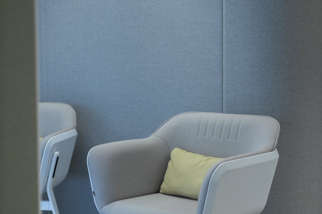 Effective Home Office Setup for Enhanced Productivity and Comfort Image 1