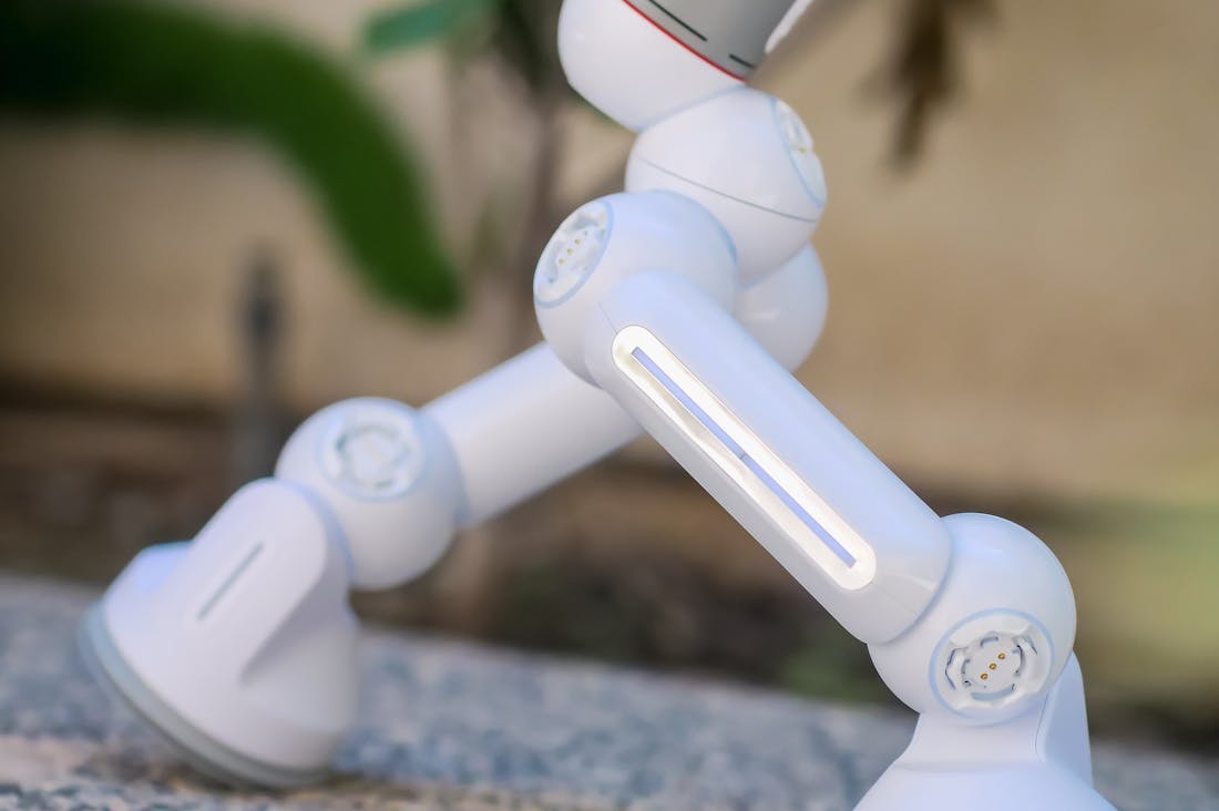 Innovative Tech Trends Reshaping Everyday Life and Work Image 1