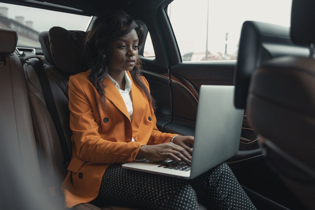 Innovative Tech Gadgets Revolutionizing Daily Commutes Image 1