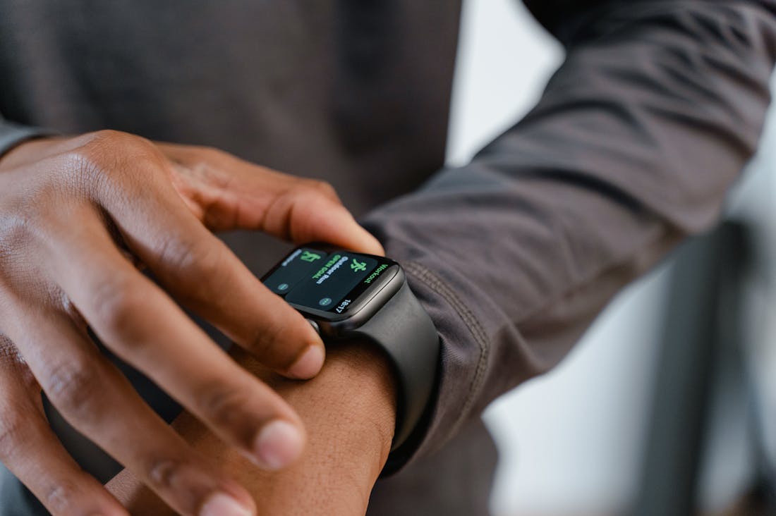 Cutting-Edge Tech Gadgets Enhancing Everyday Life Image 1
