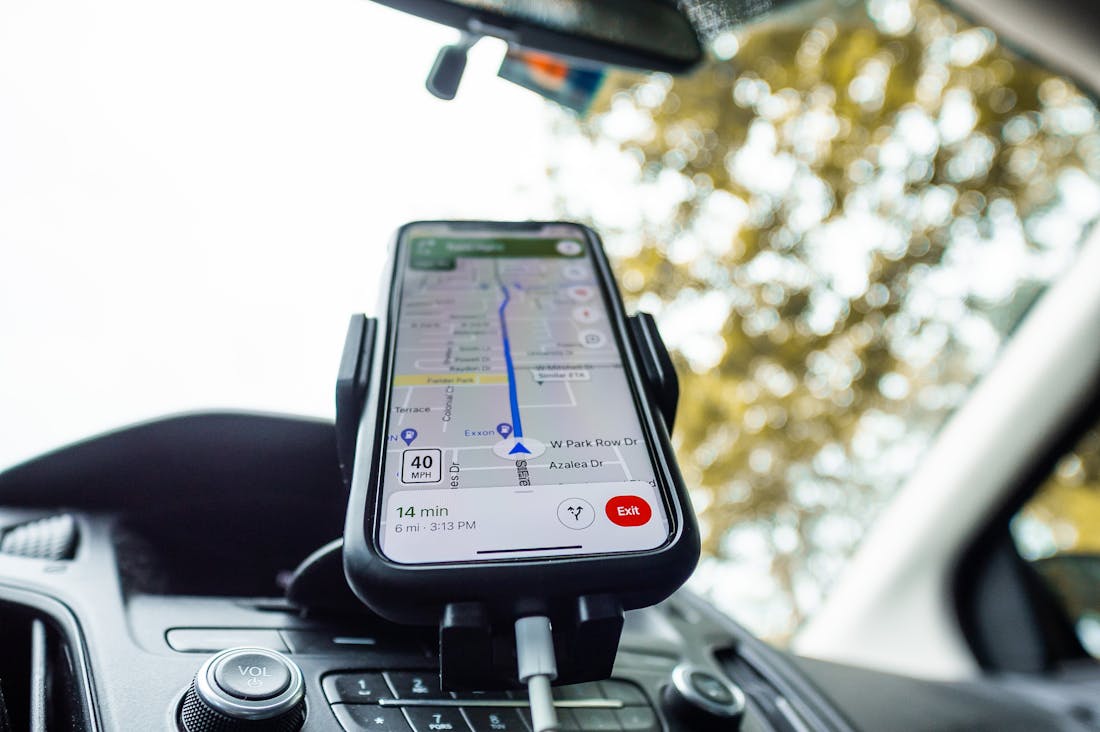 Influential Trends in Automotive Tech Shaping Future Driving Experiences Image 2