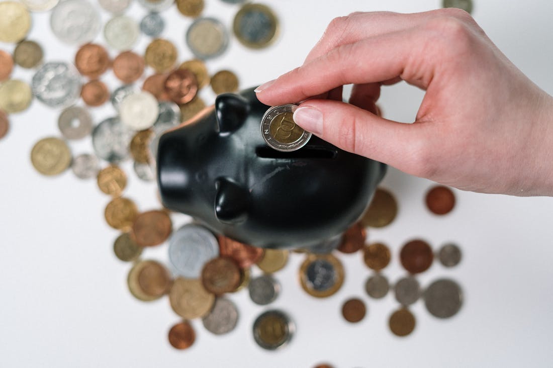 Effective Personal Finance Habits for Building Long-Term Wealth and Security Image 2