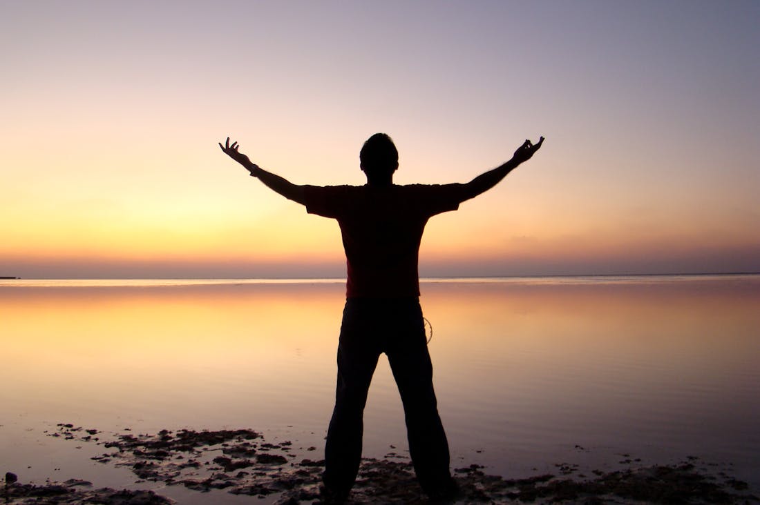 Benefits of Minimalist Living: Simplifying Your Lifestyle for Clarity Image 1